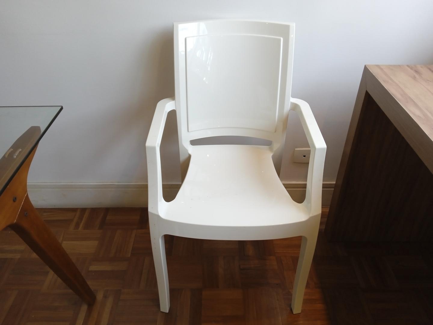 Cadeira fixa c/ braços em Plástico Branco 90 cm x 55 cm x 46 cm