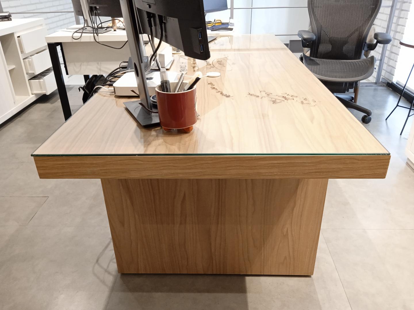 Mesa de Escritório c/ 1 gaveta em MDF Marrom 77 cm x 180 cm x 80 cm