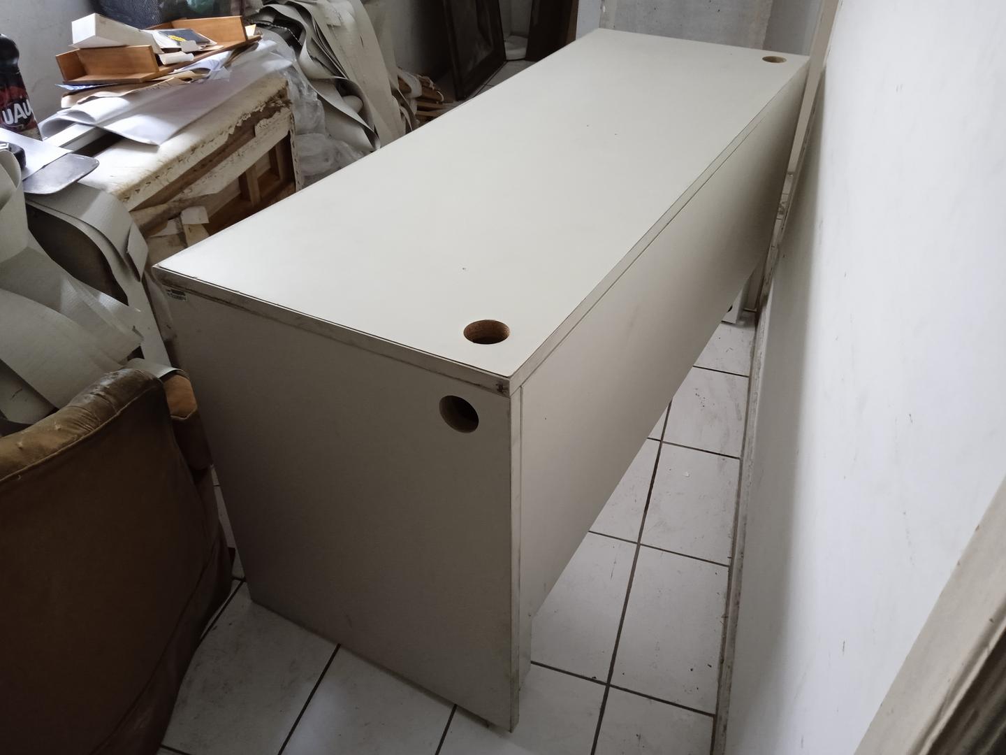 Mesa de Escritório c/ 2 gavetas em MDF / Aço Bege 74 cm x 160 cm x 60 cm