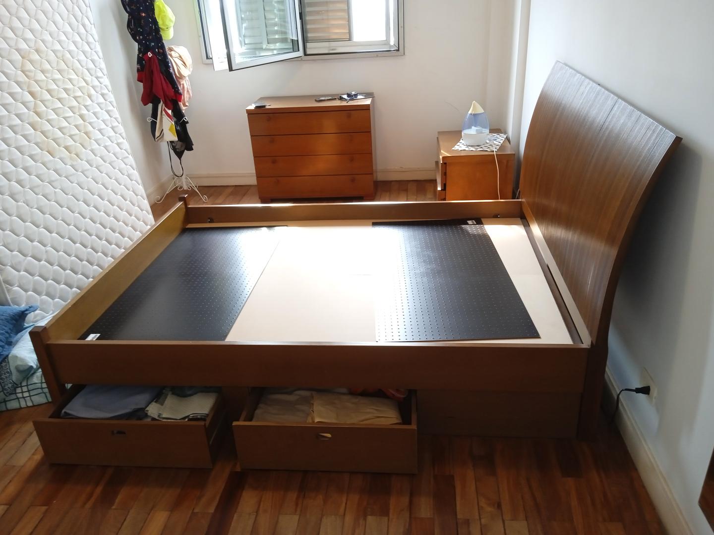 Cama de casal padrão c/ 4 gavetas em Madeira Marrom 110 cm x 200 cm x 150 cm