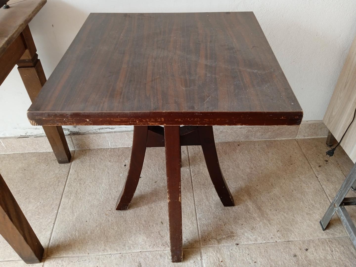 Mesa de apoio em MDF Marrom 77 cm x 60 cm x 60 cm