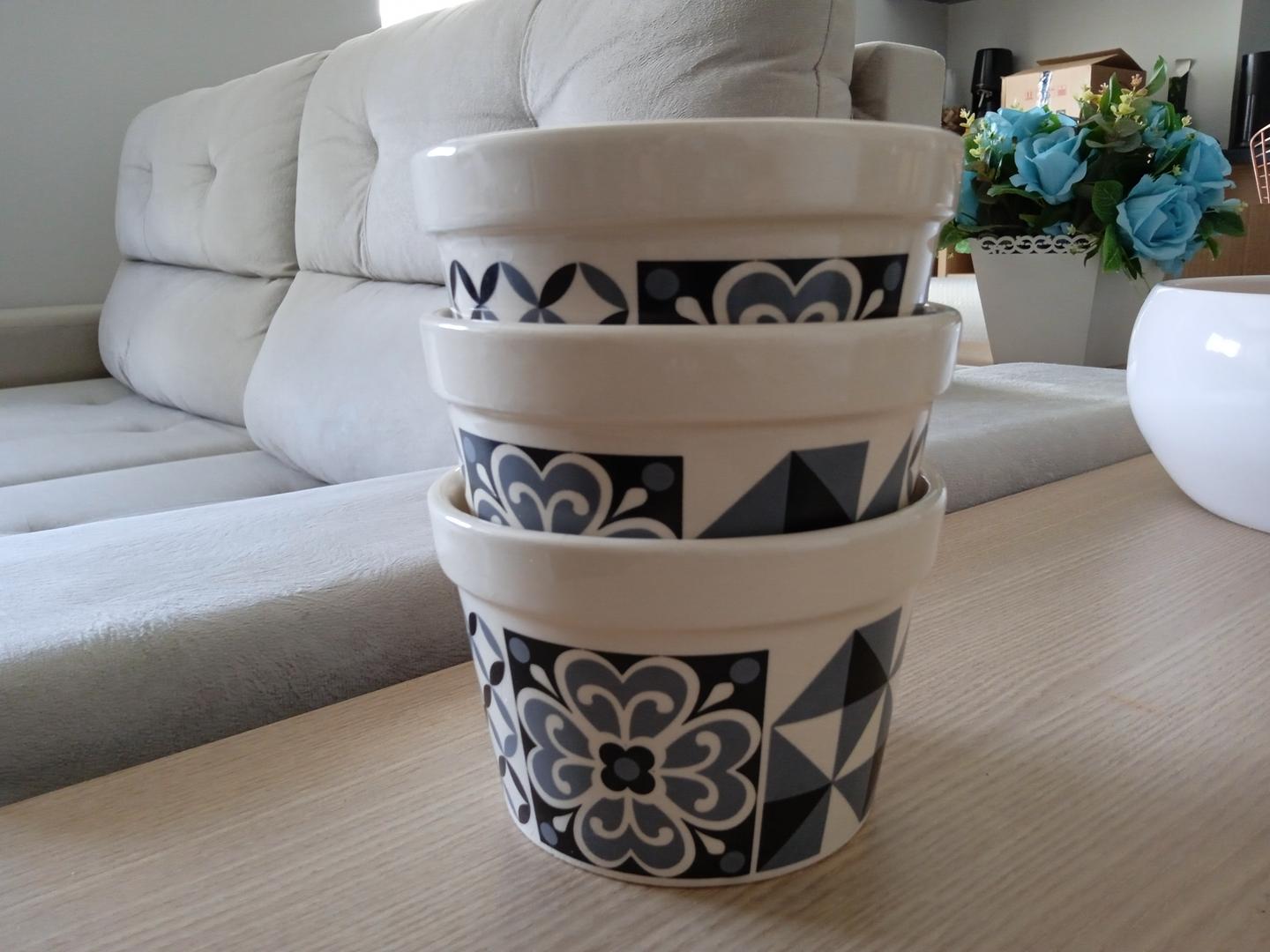 Conjunto de 3 vasos em Louça Branco 10 cm x 14 cm x 14 cm