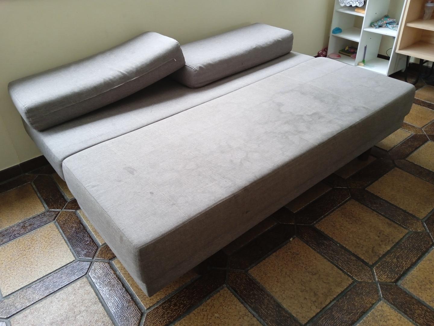 Sofá cama Tok&Stok em Estofado / Tecido Cinza 42 cm x 172 cm x 90 cm