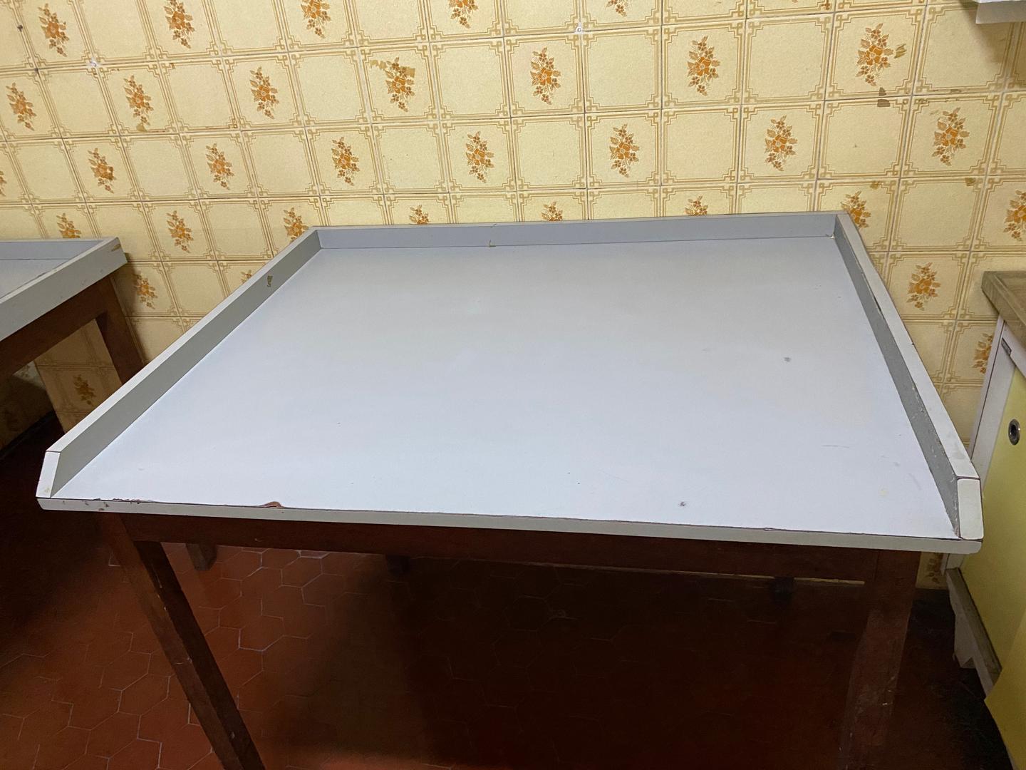 Mesa de Apoio quadrada em Madeira Cinza 96 cm x 116 cm x 93 cm