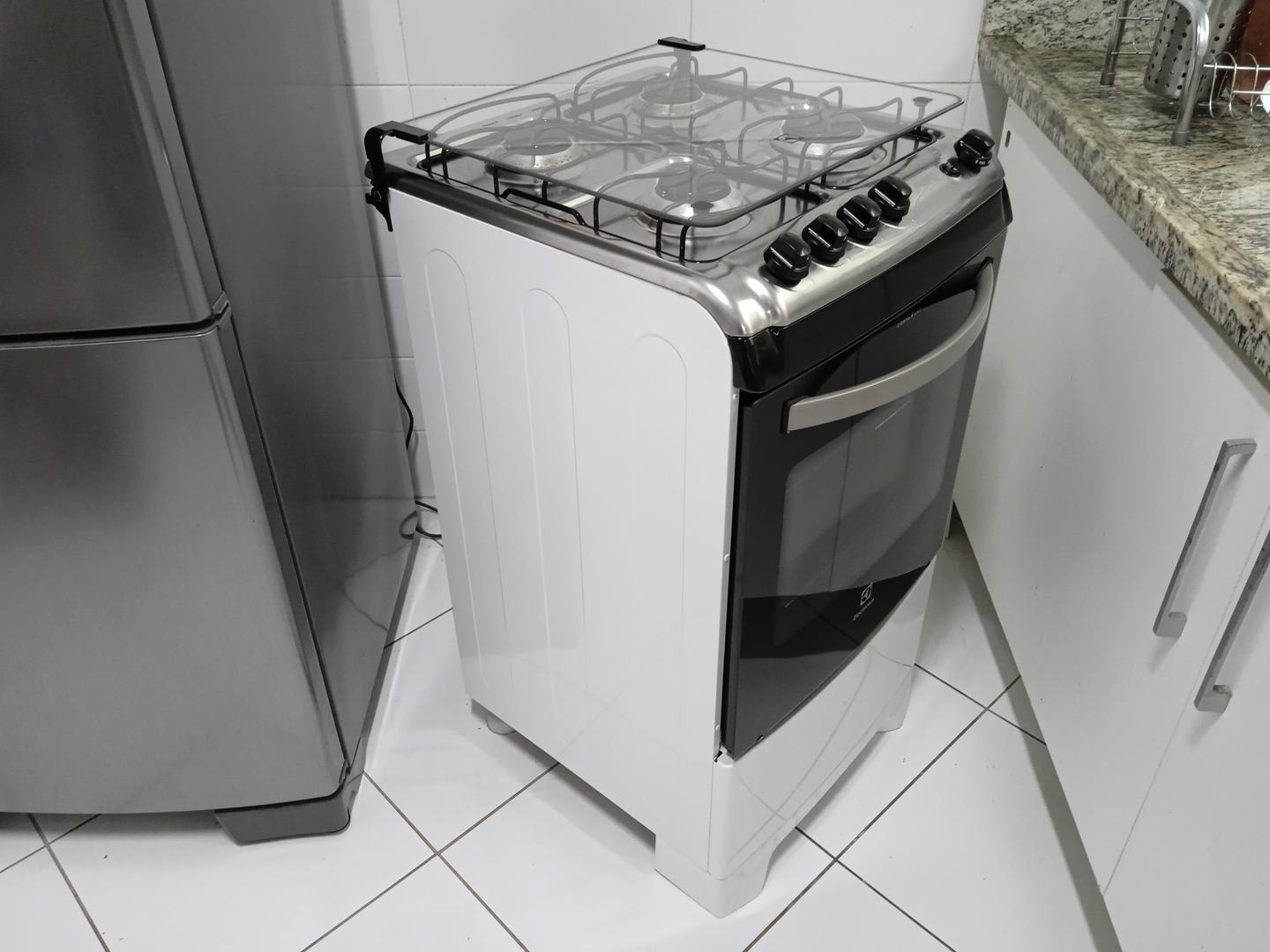 Fogão c/ 4 bocas Electrolux 52LBU em Aço Branco 98 cm x 53 cm x 63 cm