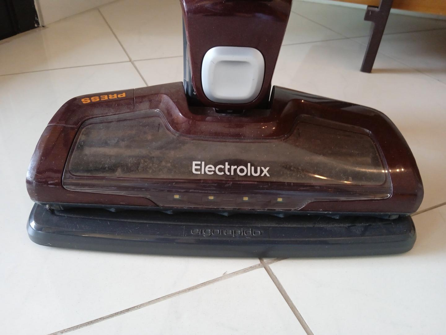 Aspirador de pó Electrolux Ergorápido em Plástico Roxo 110 cm x 28 cm x 26 cm