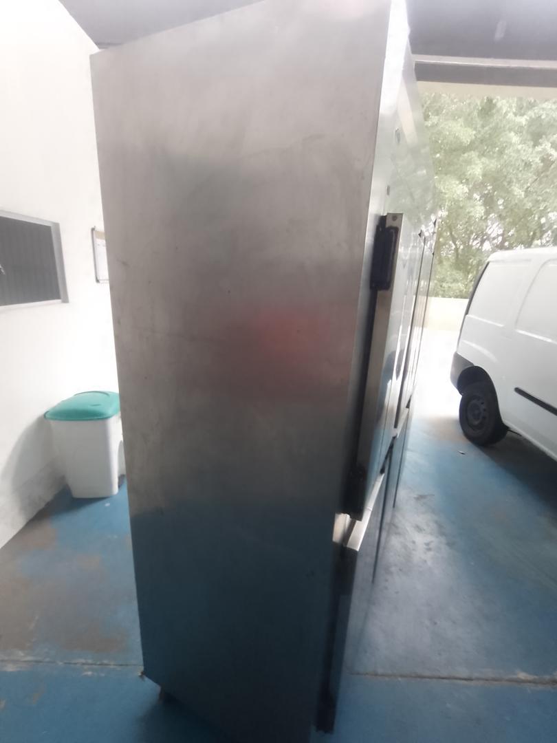 Freezer 6 Portas Kofisa em Metal 190 cm x 166 cm x 67 cm