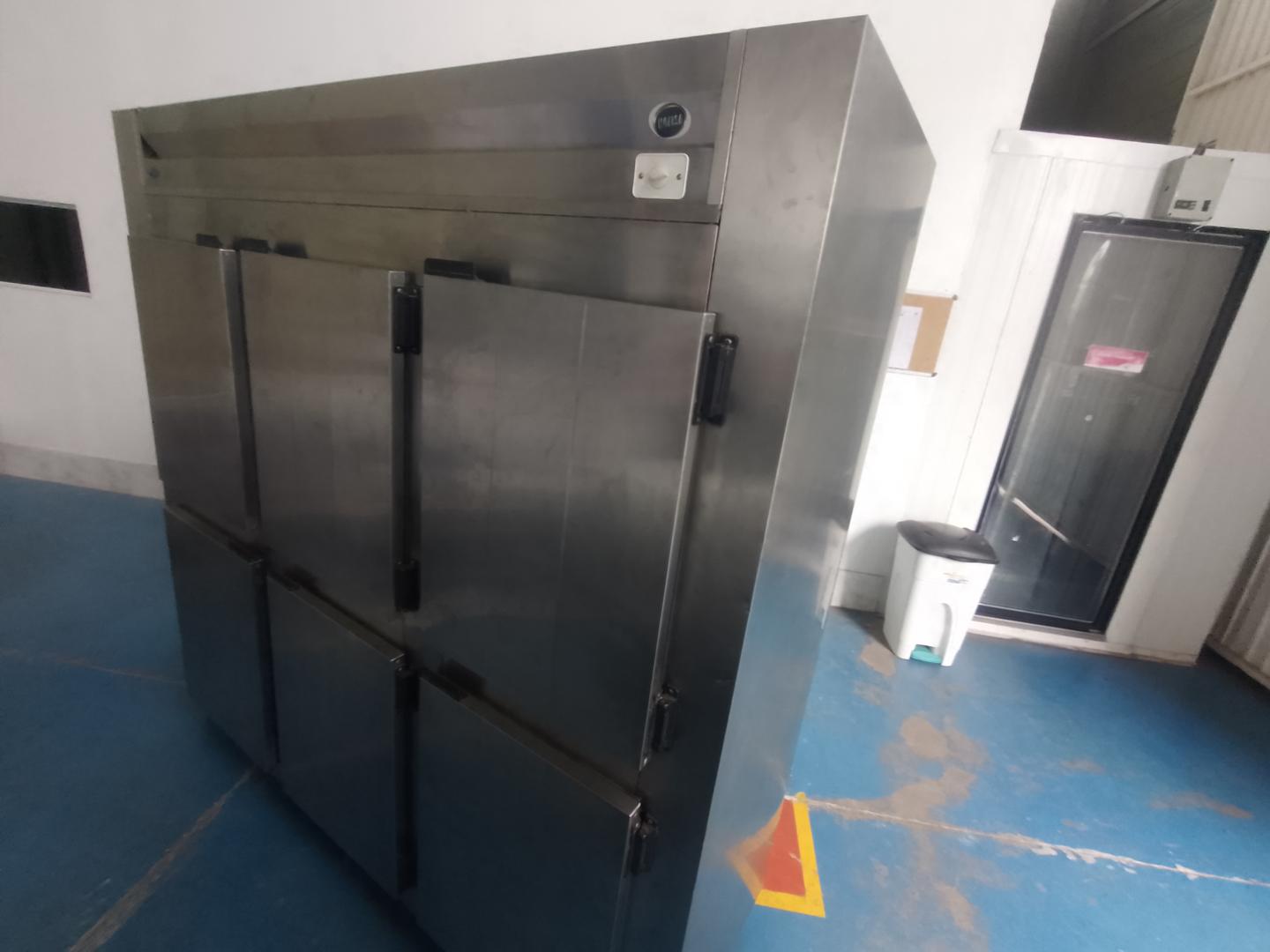 Freezer 6 Portas Kofisa em Metal 190 cm x 166 cm x 67 cm