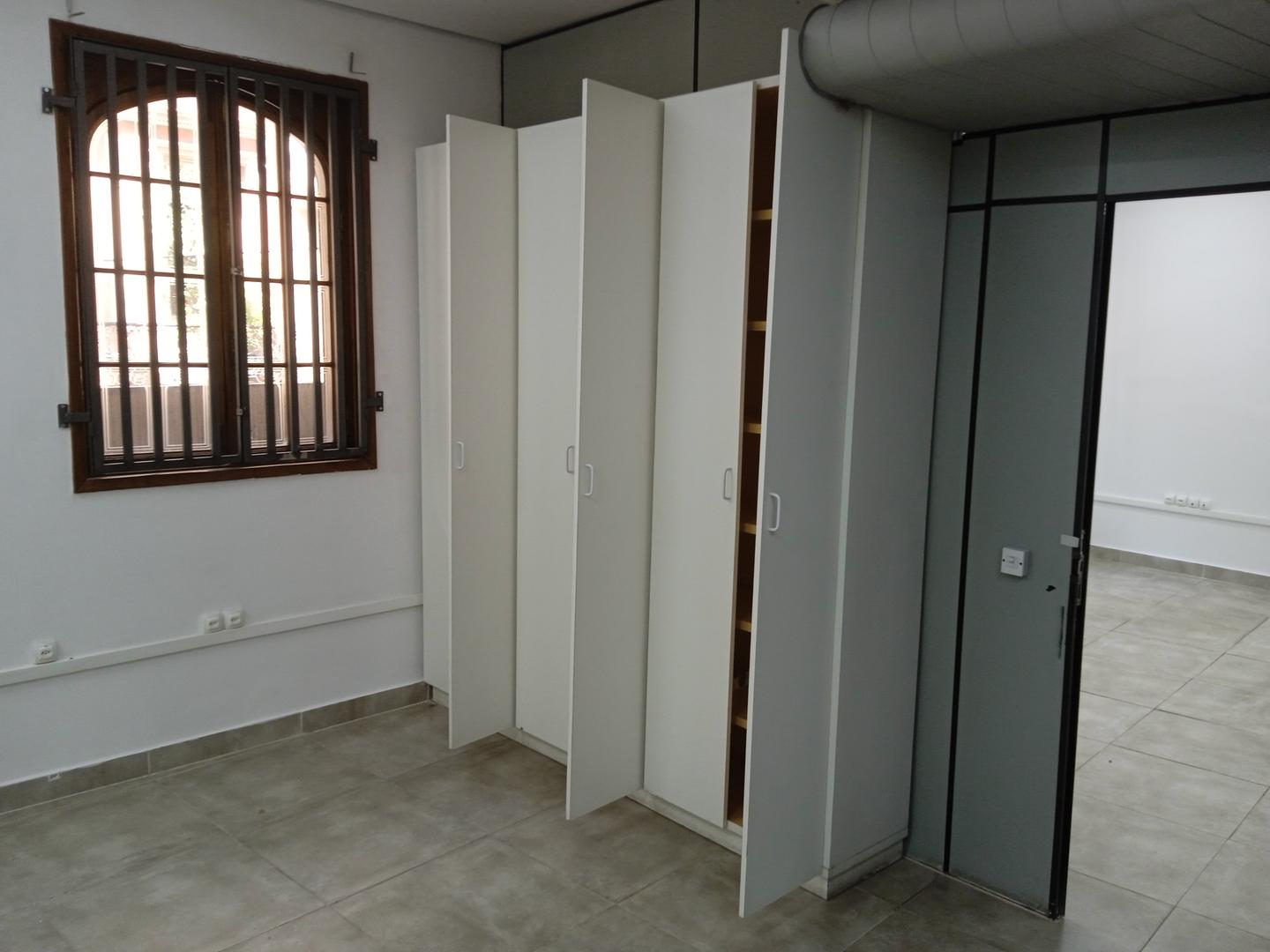 Armário alto c/ 6 portas em MDF Branco 240 cm x 225 cm x 46 cm