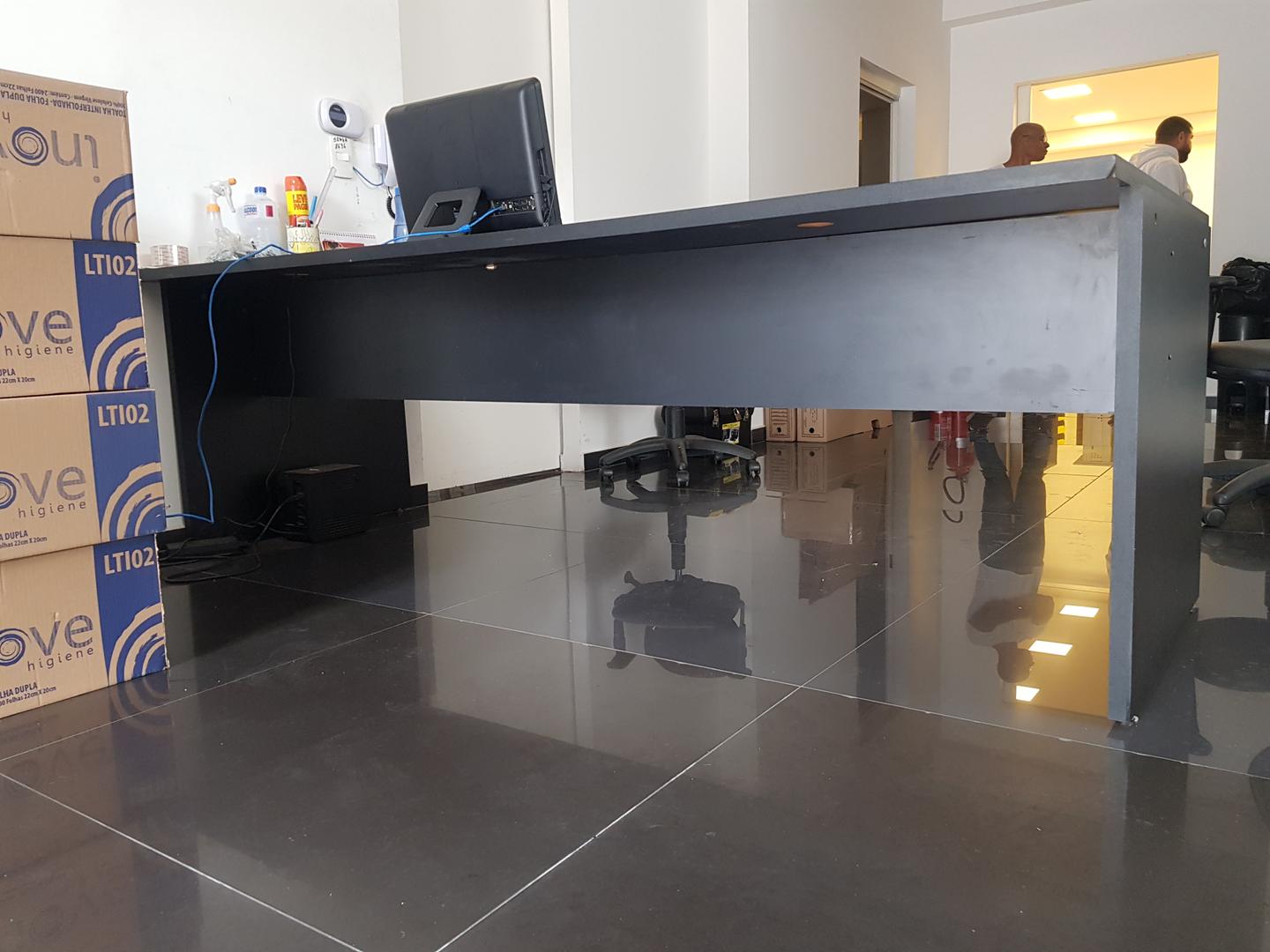 Mesa de Escritório retangular em MDF Preto 73 cm x 223 cm x 90 cm