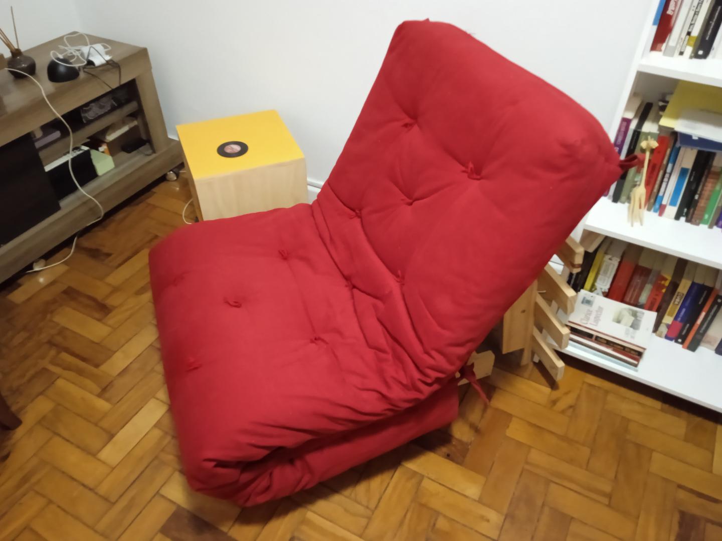 Sofá Cama Futon Slim 1 Lugar em Madeira Vermelha 77 cm x 190 cm x 20 cm