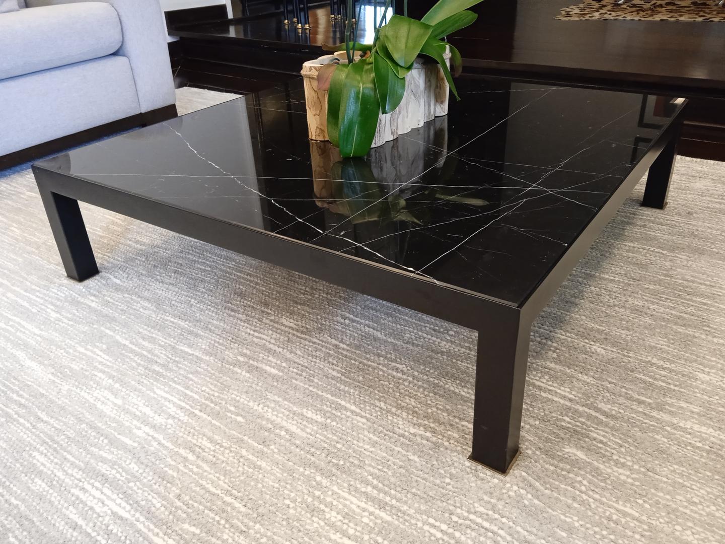 Mesa de centro em Mármore / Aço Preto 27 cm x 105 cm x 105 cm