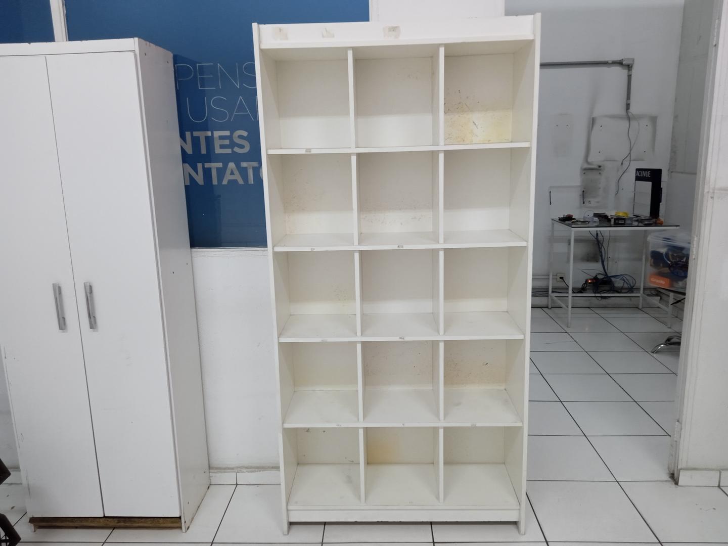 Estante Colméia c/ 15 nichos em MDF Branco 185 cm x 92 cm x 32 cm