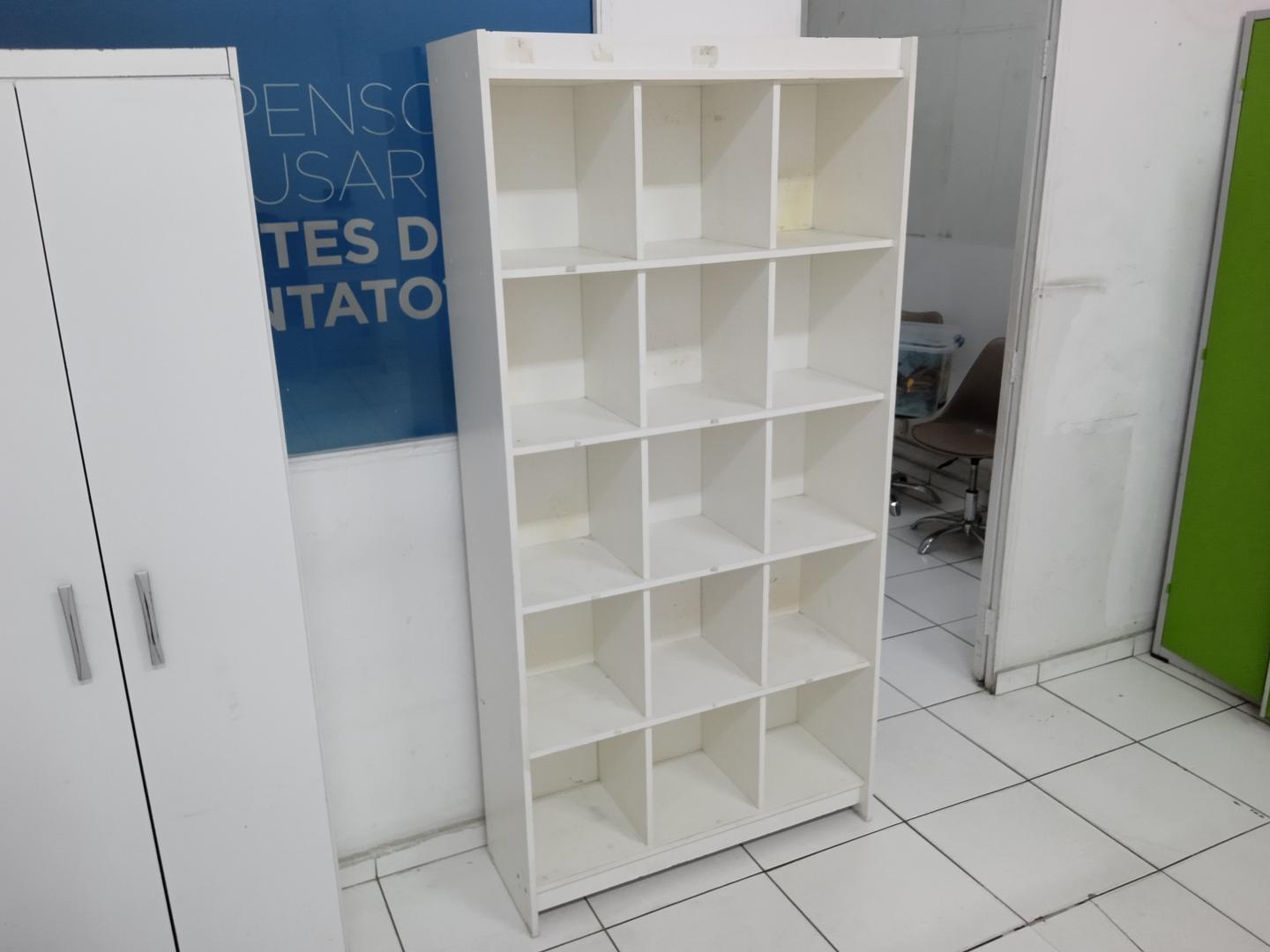 Estante Colméia c/ 15 nichos em MDF Branco 185 cm x 92 cm x 32 cm