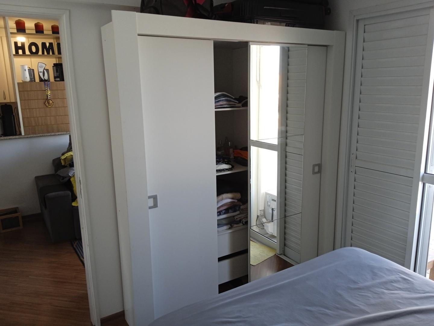 Guarda roupas c/ 3 portas de correr em MDF / Vidro Branco 204 cm x 170 cm x 55 cm