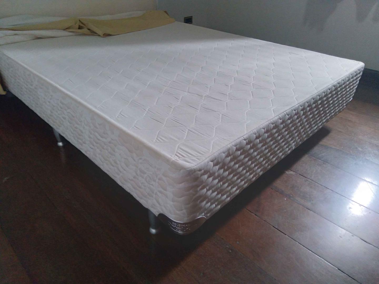 Base box cama casal  Ortobom em MDF / Tecido Branco 37 cm x 138 cm x 188 cm