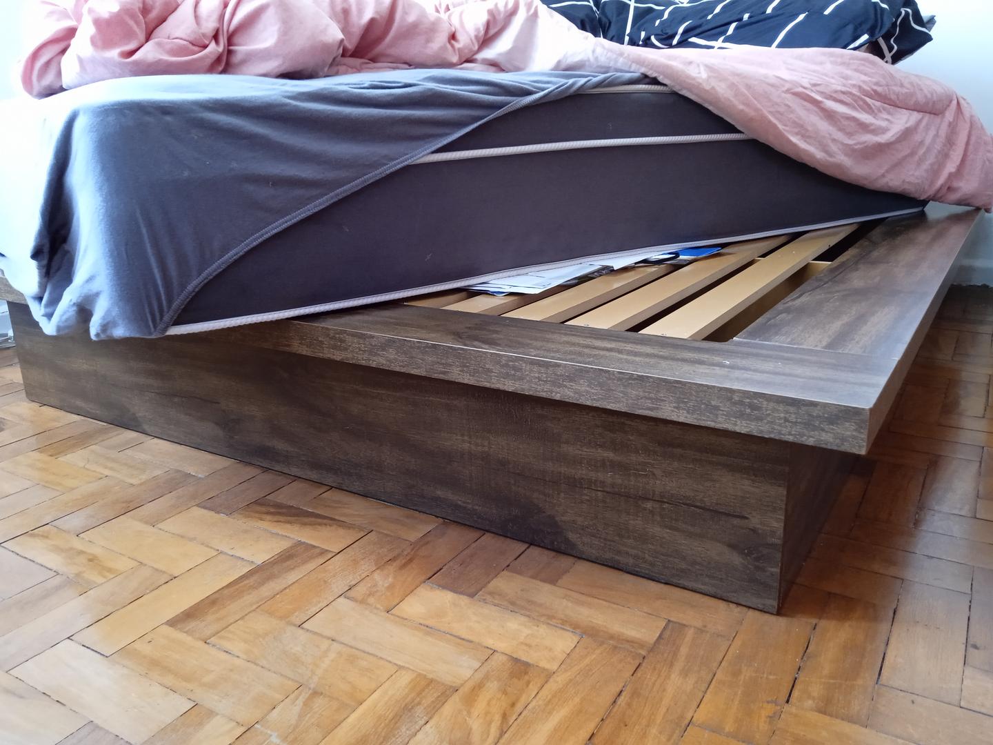 Cama de Casal em MDF Marrom 28 cm x 200 cm x 165 cm