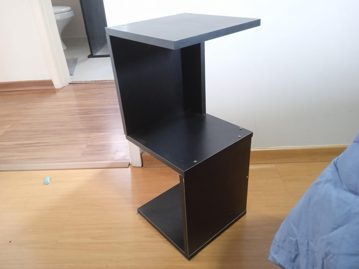 Mesa de Cabeceira em S em MDF Preto 59 cm x 25 cm x 25 cm