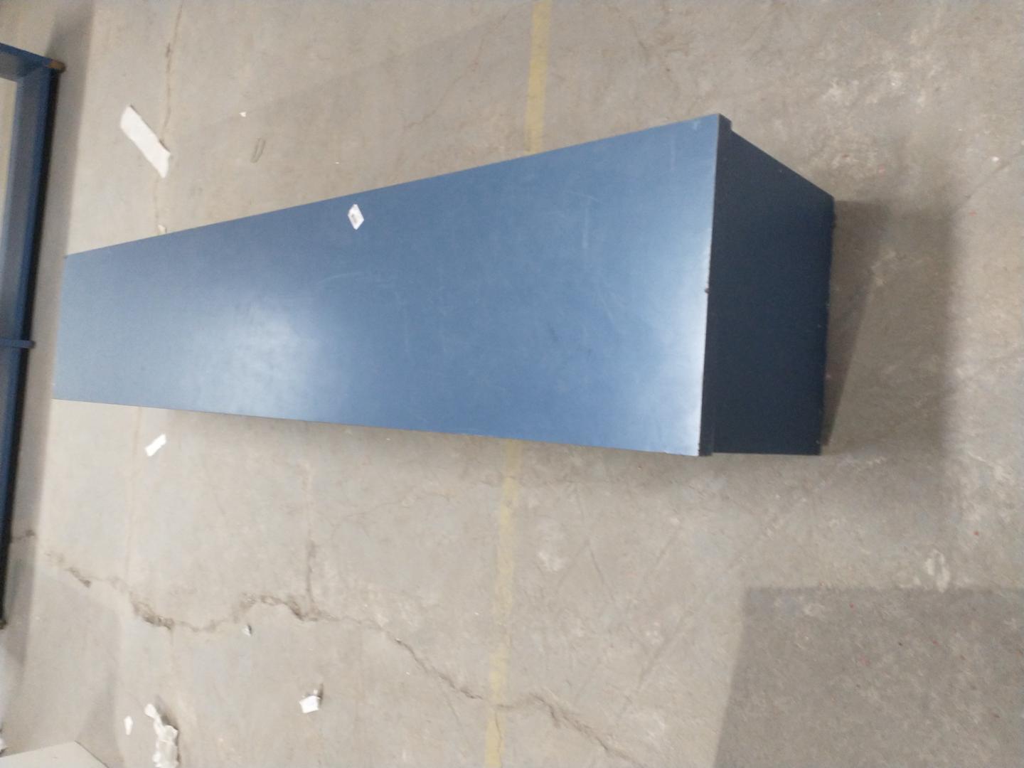 Banco  em MDF Azul 40 cm x 200 cm x 40 cm