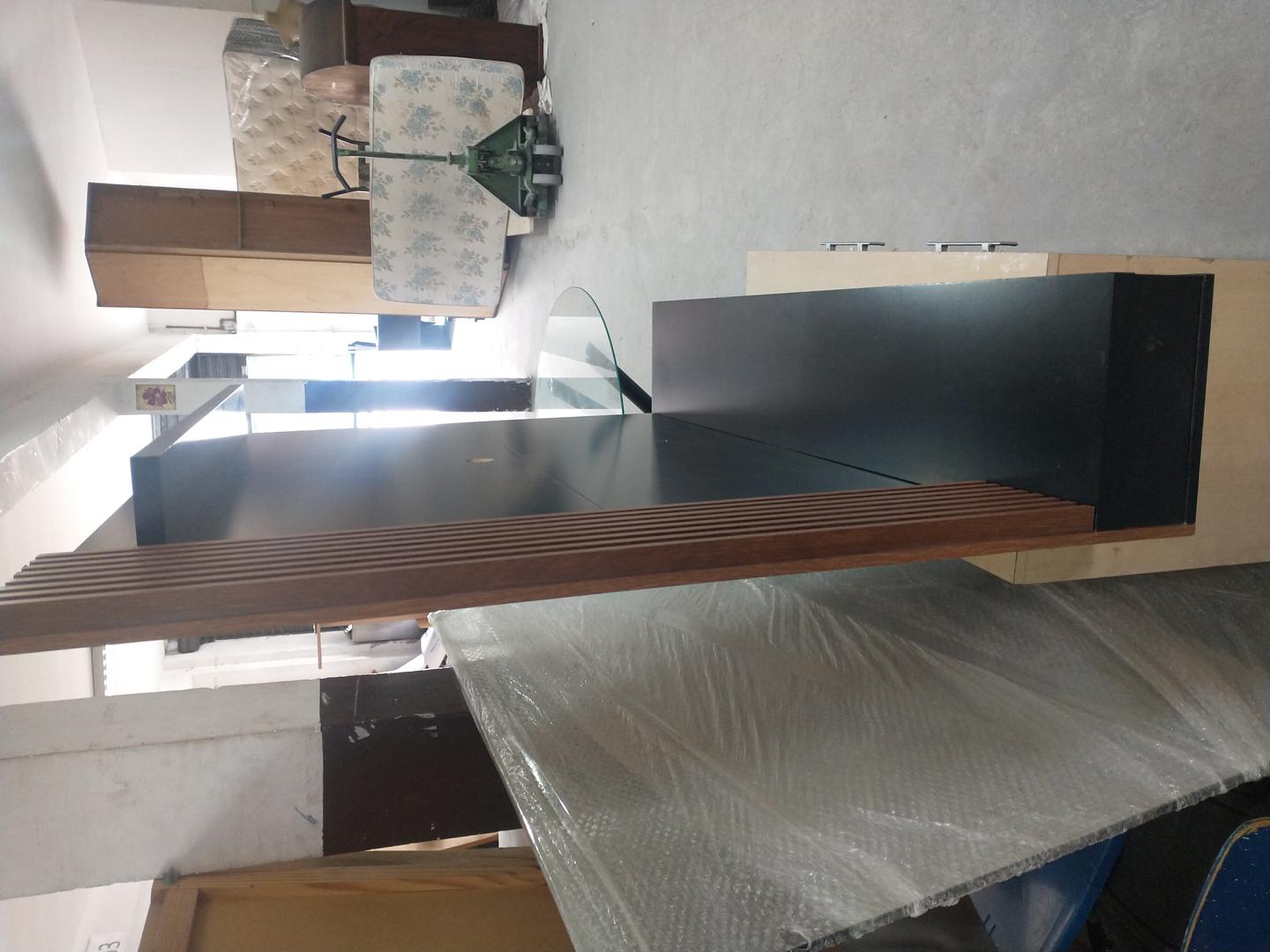 Painel c/ 2 nichos  em MDP Preto 109 cm x 140 cm x 27 cm