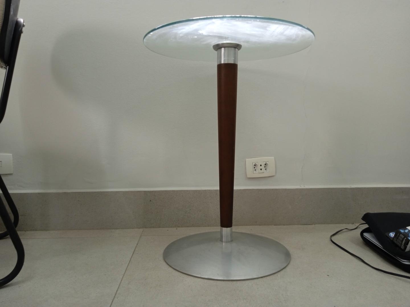 Mesa de Lateral / Canto em Metal / Vidro Marrom 64 cm x 50 cm x 50 cm