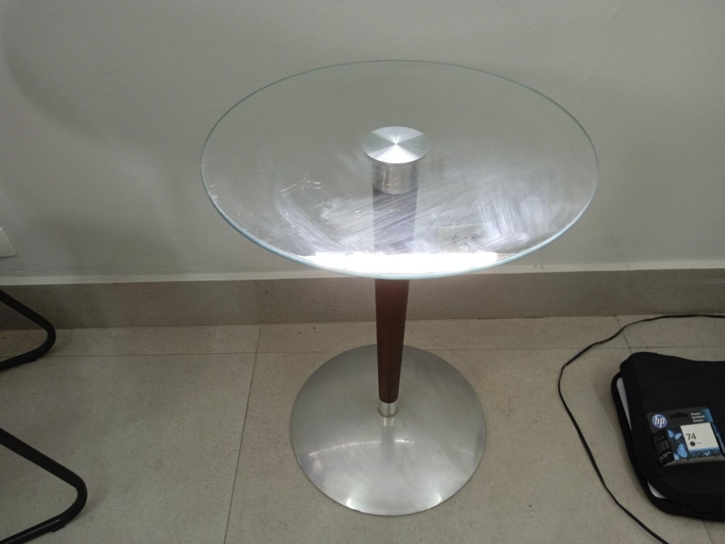 Mesa de Lateral / Canto em Metal / Vidro Marrom 64 cm x 50 cm x 50 cm