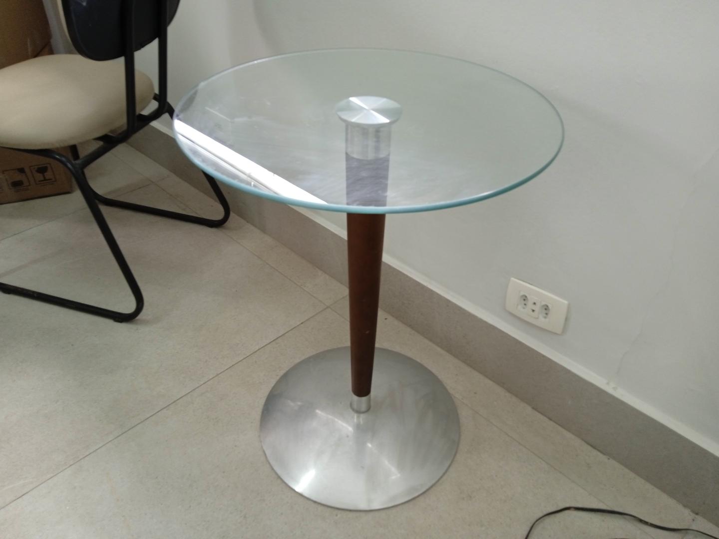 Mesa de Lateral / Canto em Metal / Vidro Marrom 64 cm x 50 cm x 50 cm