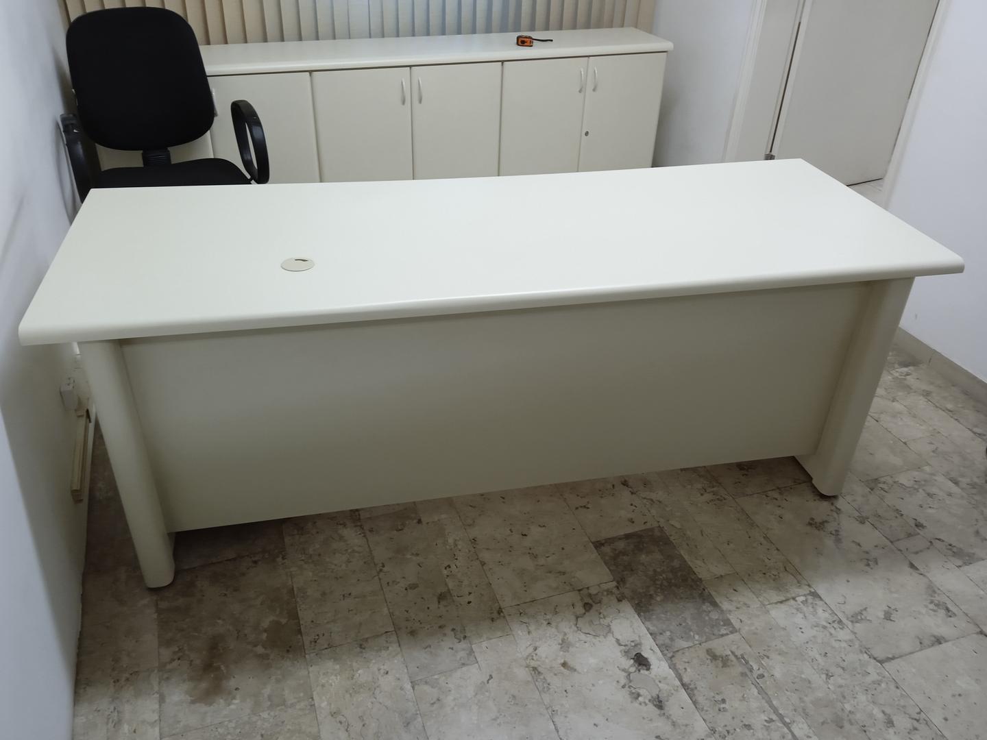 Mesa de Escritório c/ 1 gaveta e 1 nicho em MDF Bege 76 cm x 200 cm x 75 cm