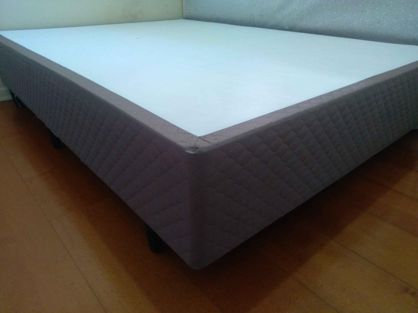 Cama box casal  em MDF / Espuma Branco 40 cm x 188 cm x 138 cm