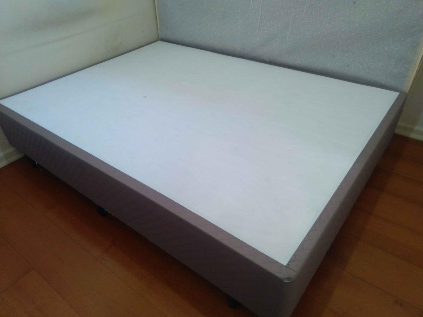 Cama box casal  em MDF / Espuma Branco 40 cm x 188 cm x 138 cm