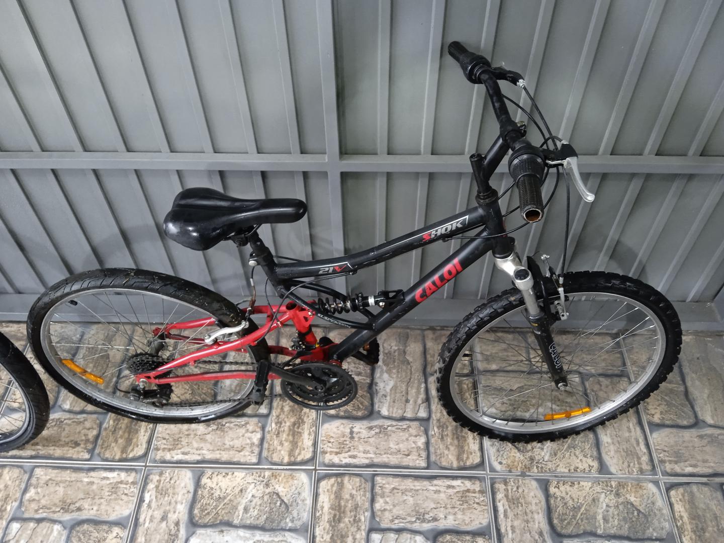 Bicicleta Caloi 21 V Shok em Aço Preto 96 cm x 160 cm x 25 cm