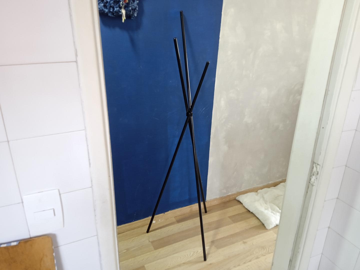 Cabideiro Gizé em Aço Preto 178 cm x 55 cm x 55 cm