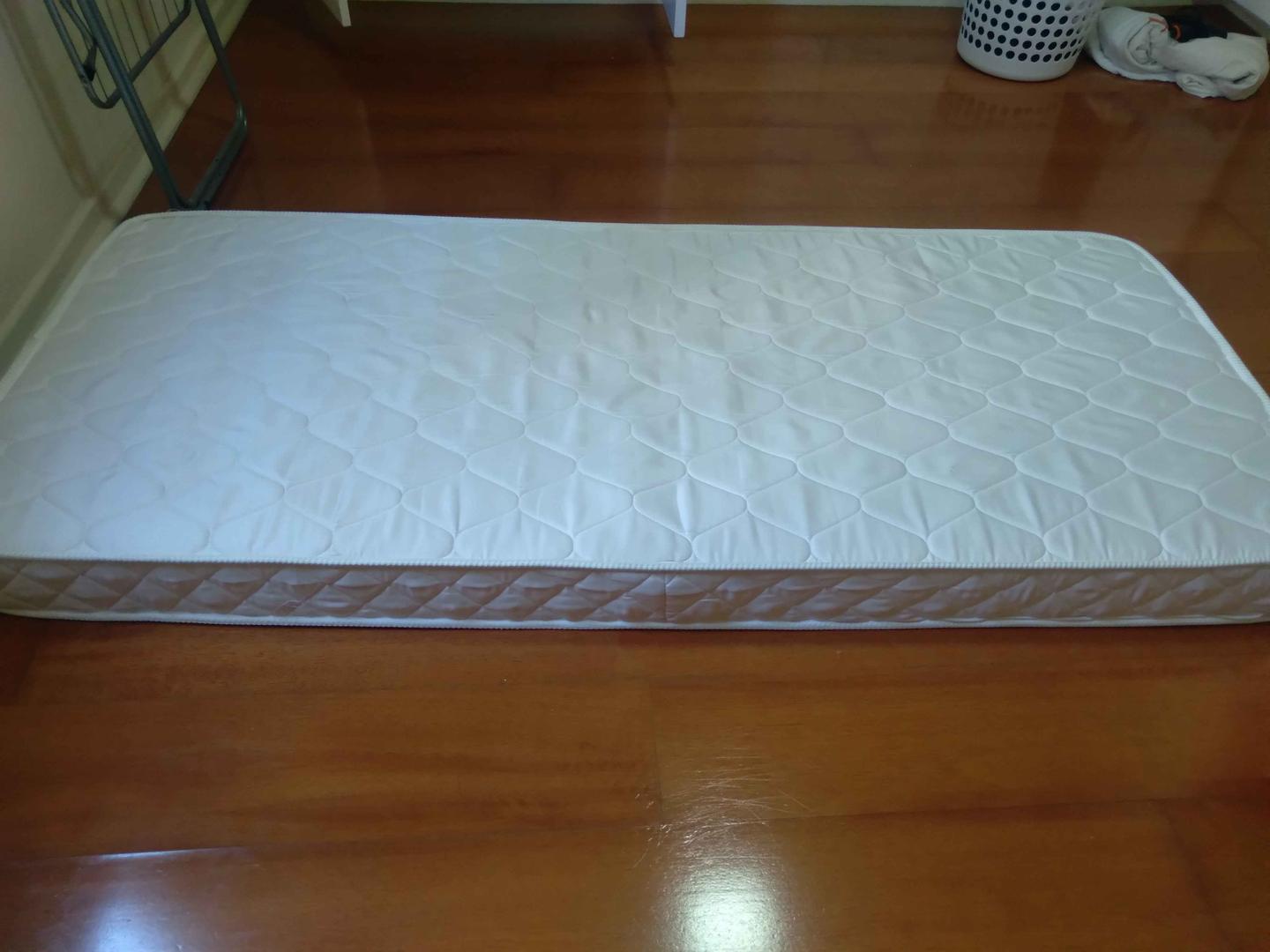 Colchão solteiro  Tok&Stok Doss em Espuma / Tecido Branco 13 cm x 183 cm x 78 cm