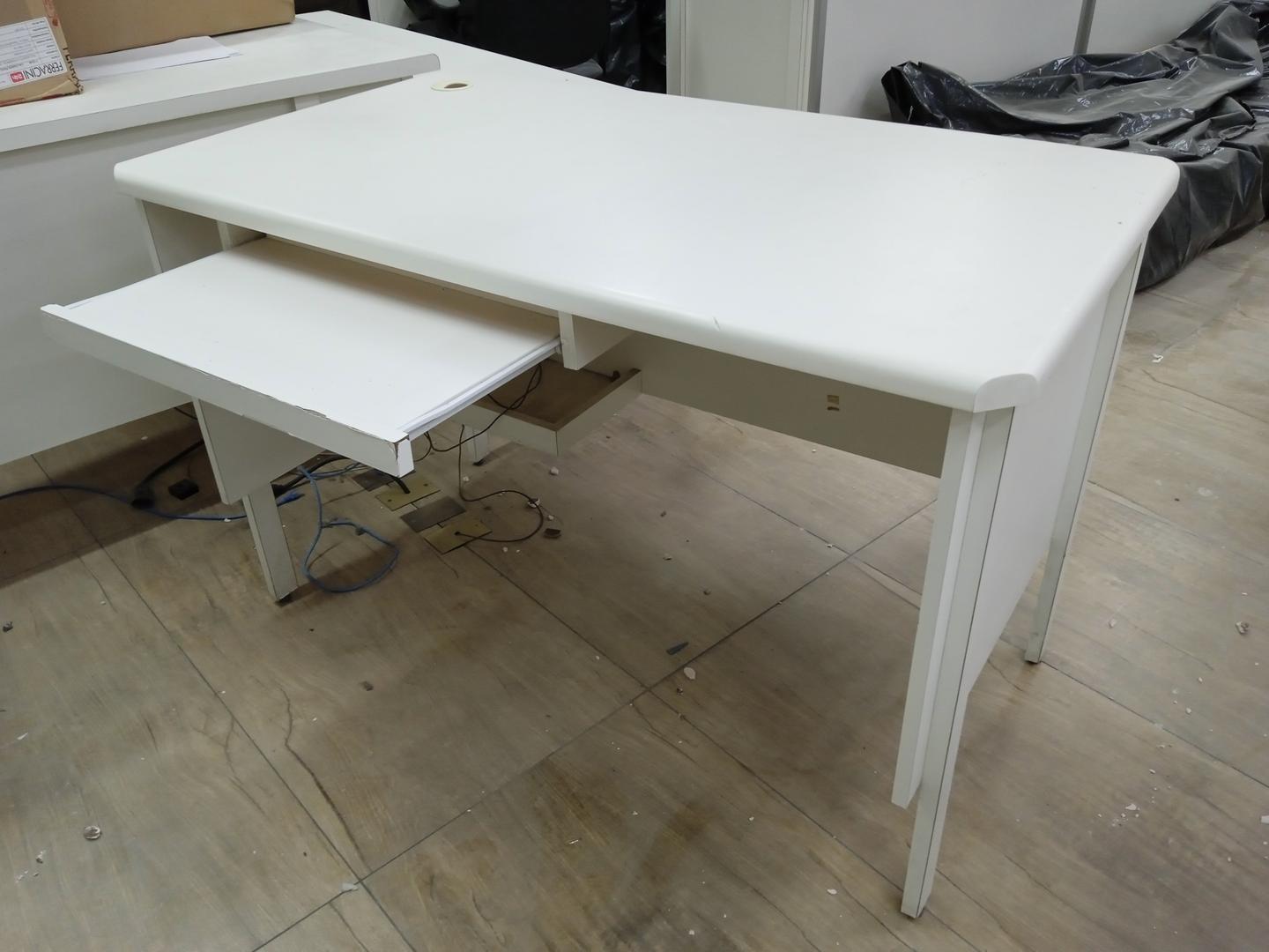 Mesa de Escritório c/ 1 prancha de correr em MDF Branco 80 cm x 120 cm x 70 cm