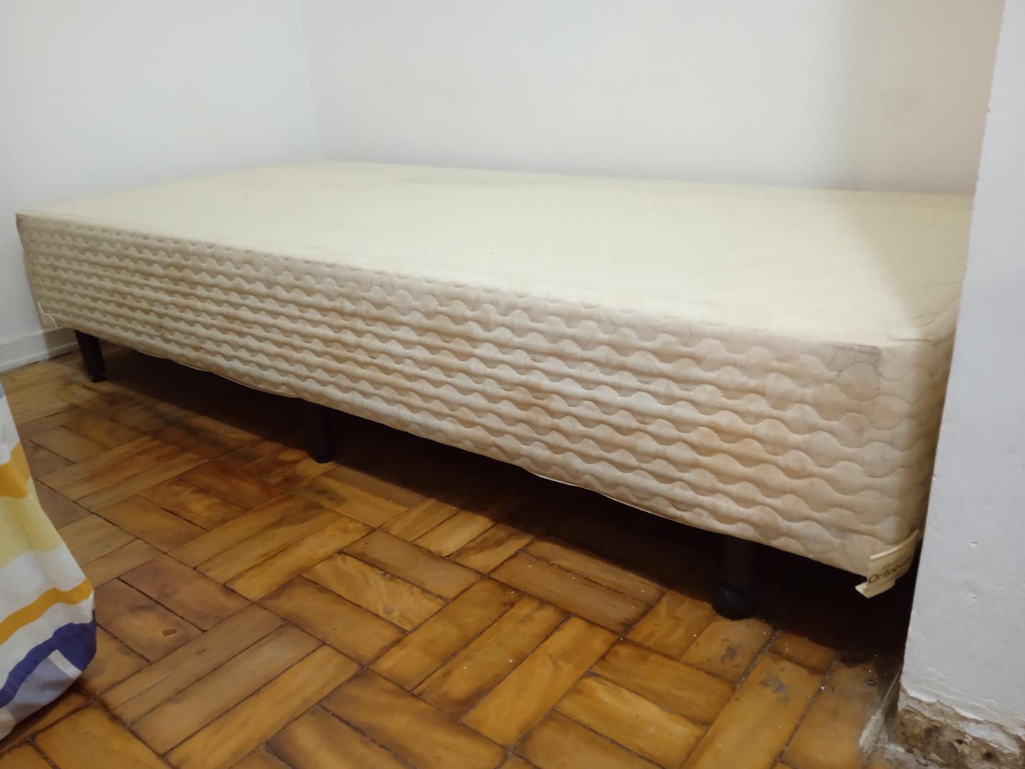 Cama box de solteiro em Madeira / Tecido Bege 38 cm x 188 cm x 90 cm