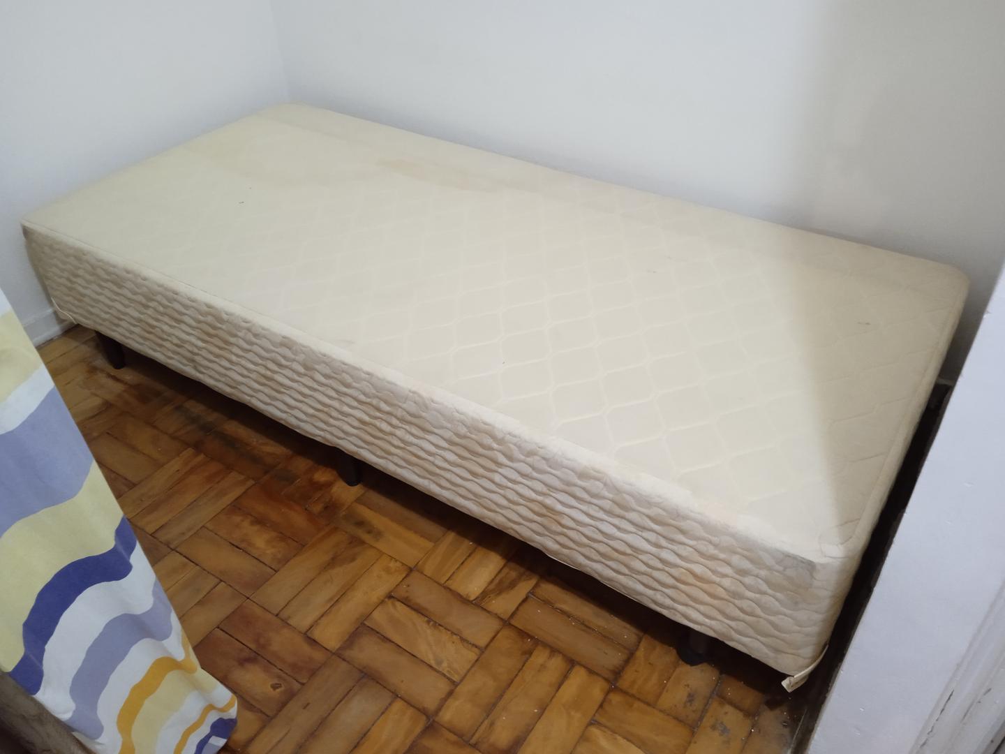 Cama box de solteiro em Madeira / Tecido Bege 38 cm x 188 cm x 90 cm