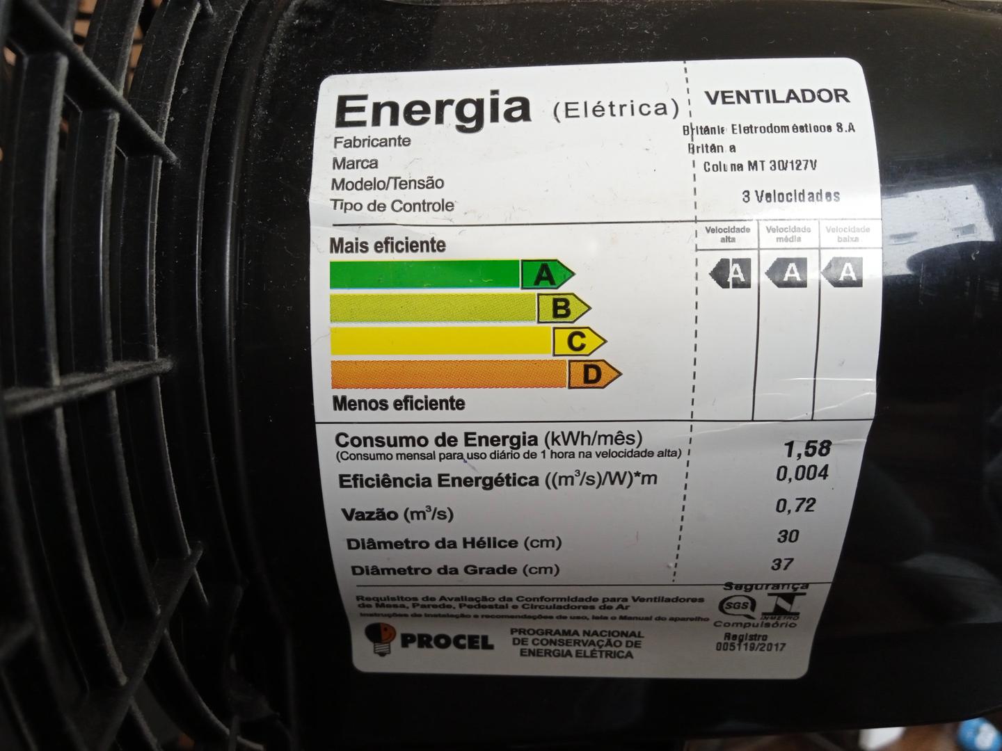 Ventilador c/ regulagem de altura Britânia MT30 em Plástico Preto 90 cm x 30 cm x 30 cm