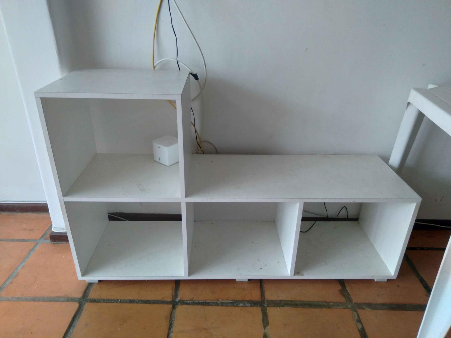 Estante baixa c/ 4 nichos em MDP Branco 73 cm x 120 cm x 36 cm