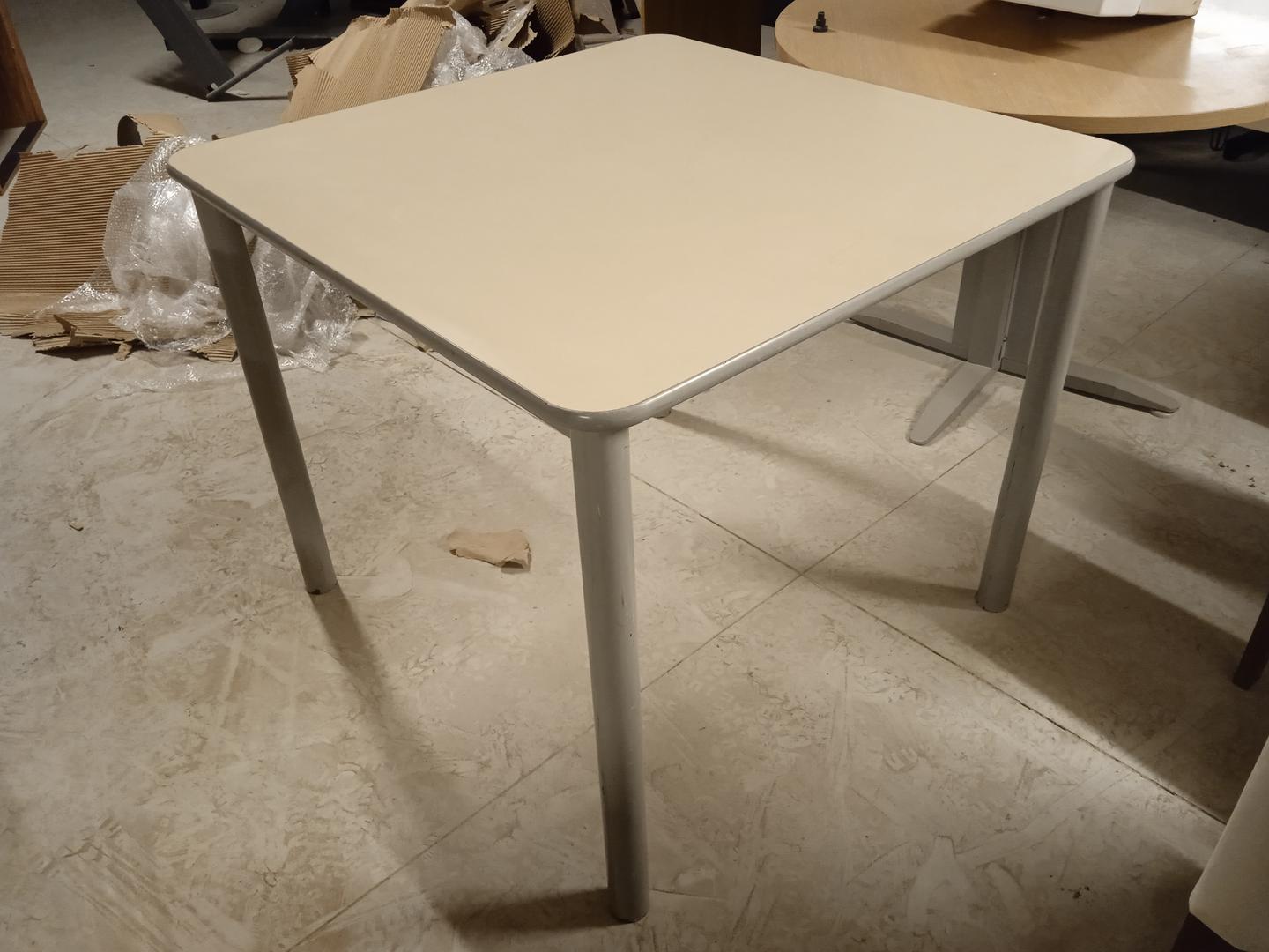 Mesa de Escritório Quadrada em MDF / Aço Cinza 75 cm x 90 cm x 90 cm