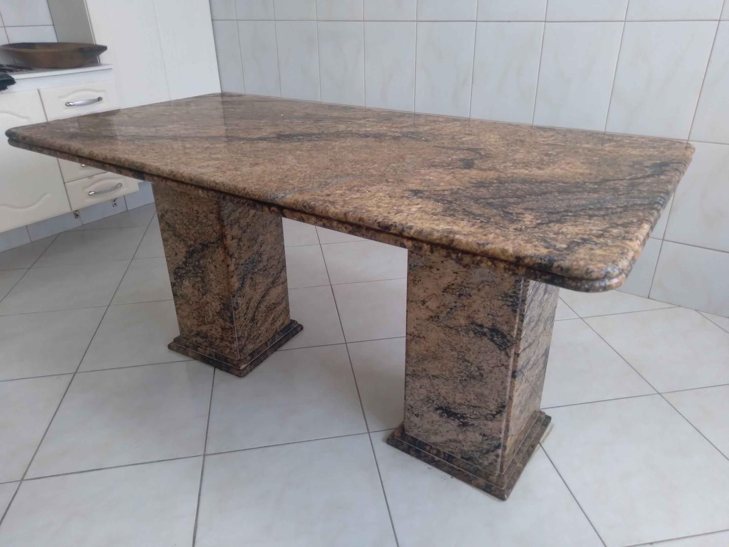 Mesa de jantar  em Mármore Marrom 78 cm x 80 cm x 160 cm