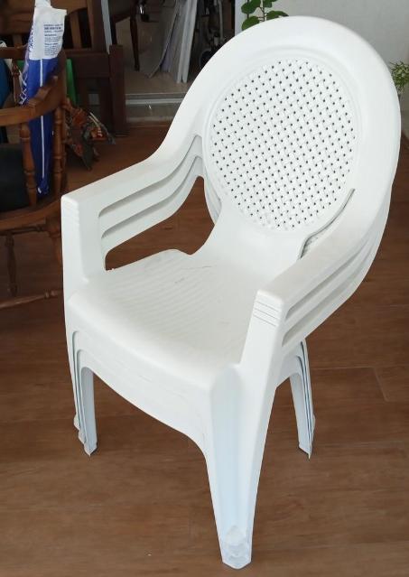 Cadeira fixa c/ braços em Plástico Branco 82 cm x 56 cm x 60 cm