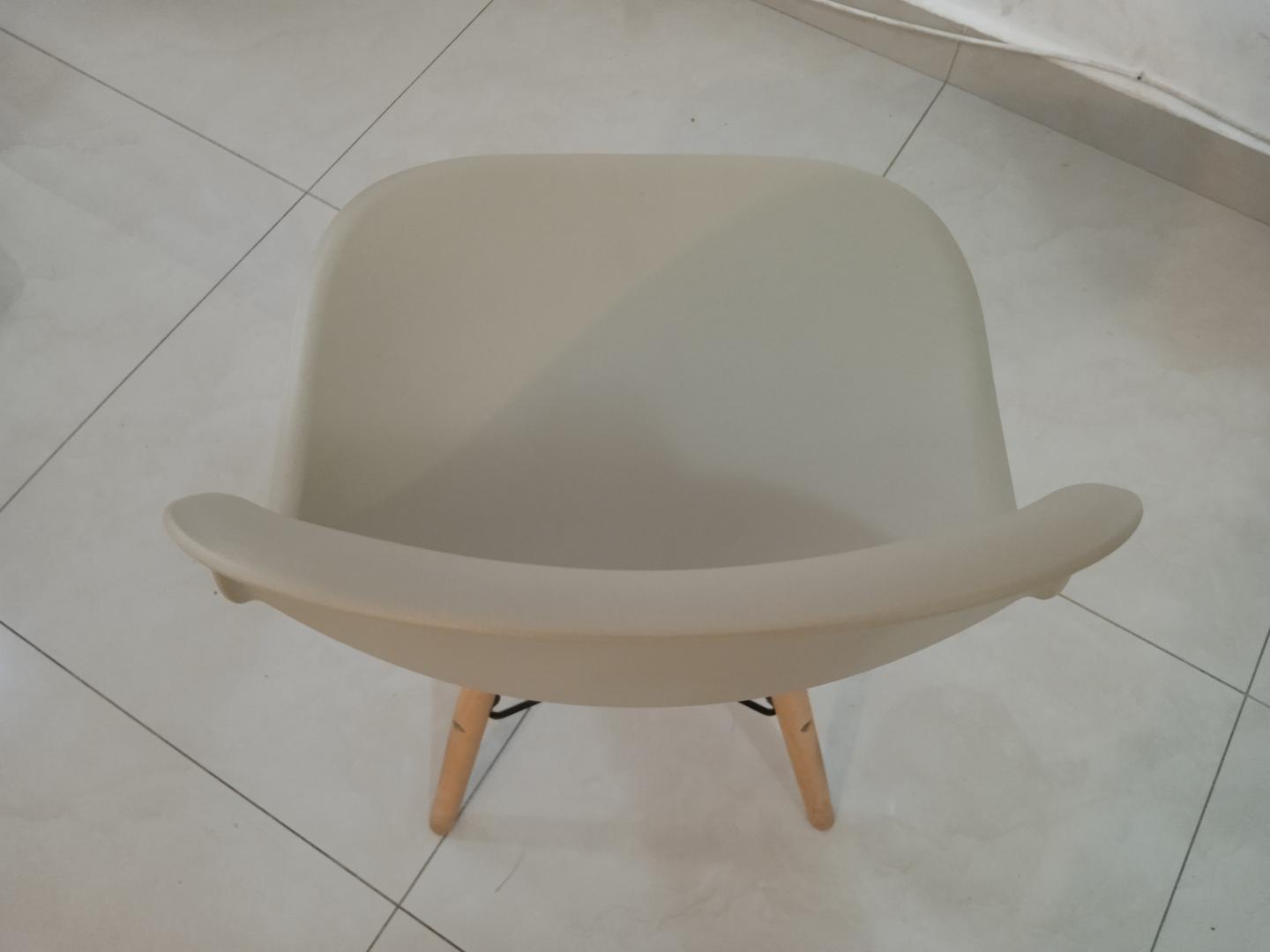 Cadeira de jantar fixa s/ braços Eames Tok&Stok em Plástico / MDF Cinza