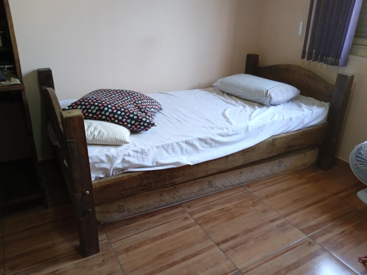 Cama de Solteiro em Madeira Marrom 77 cm x 107 cm x 198 cm