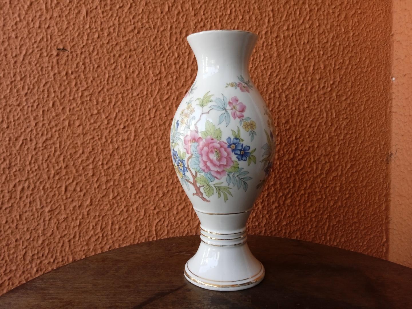 Vaso Decorativo São Pedro em Porcelana Branco 25 cm x 15 cm x 15 cm