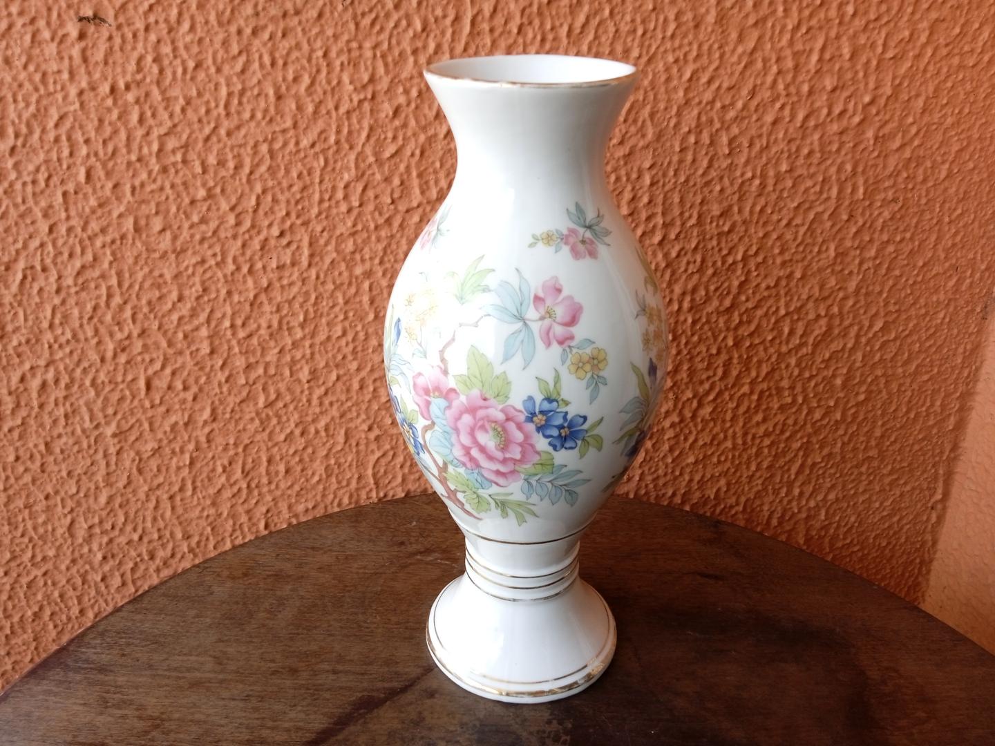 Vaso Decorativo São Pedro em Porcelana Branco 25 cm x 15 cm x 15 cm