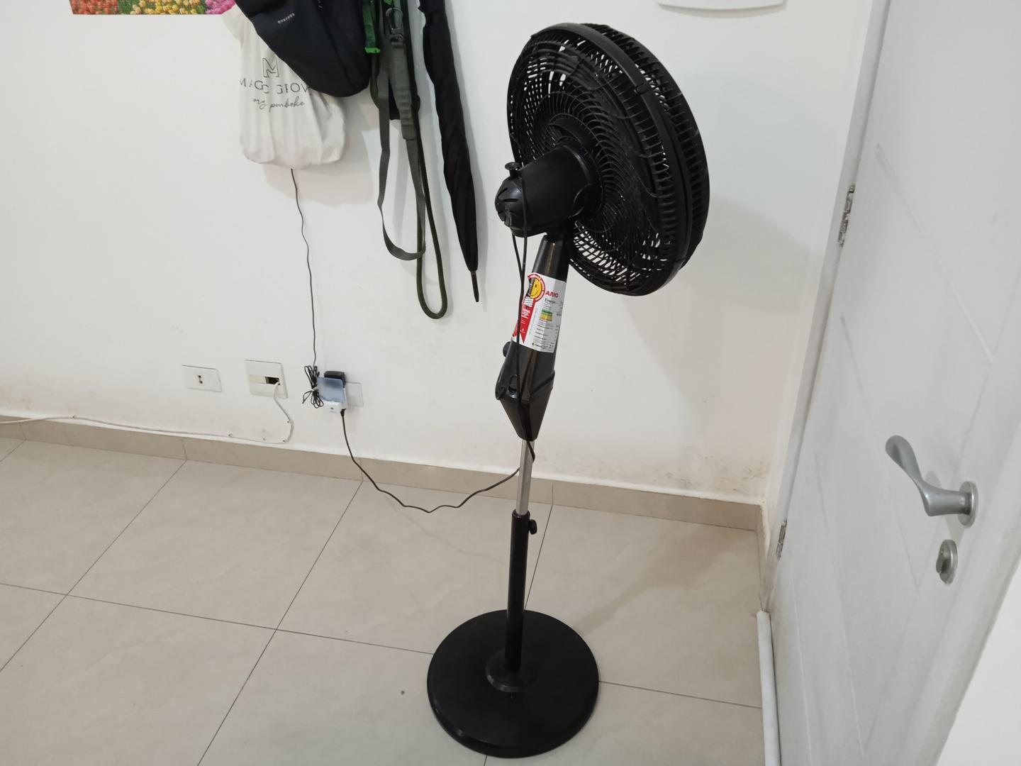 Ventilador Arno VD5C em Plástico Preto 120 cm x 47 cm x 49 cm